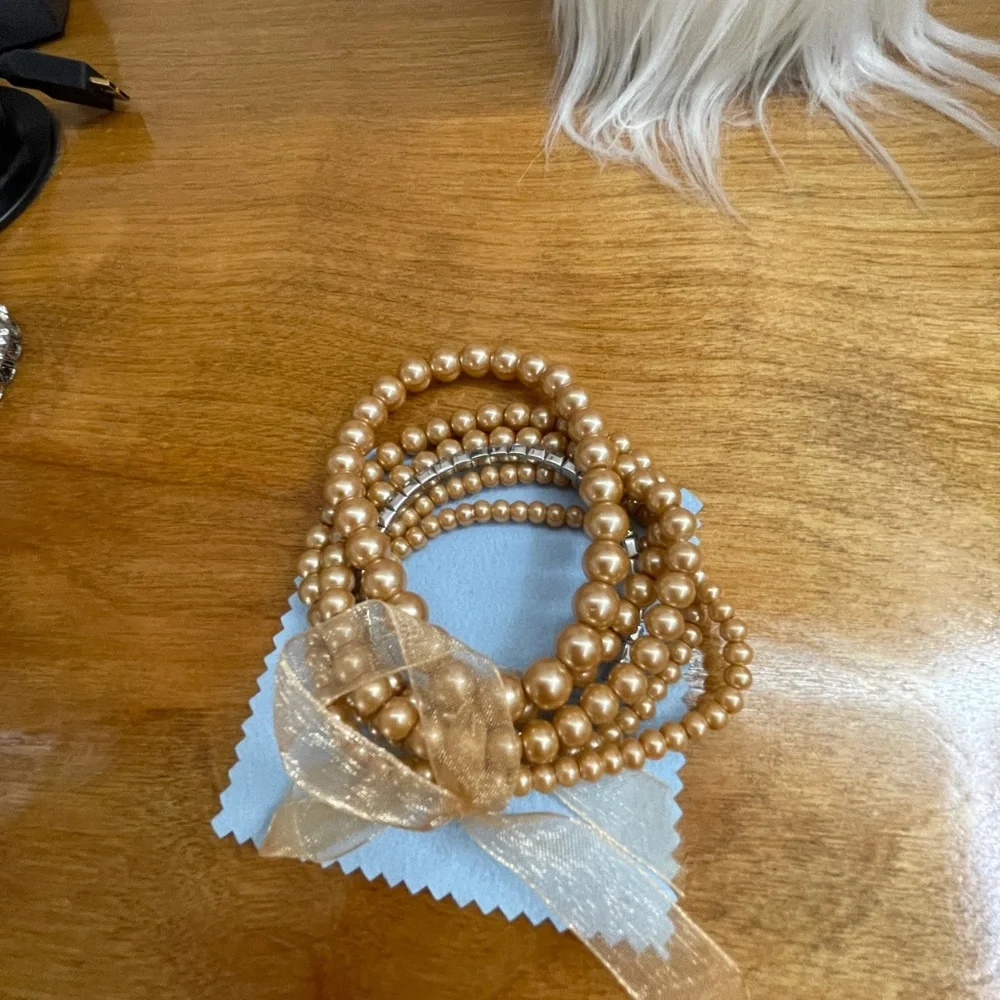 Elegant Pearl and Rhinestone Bracelet Set - Picture 2 of 5